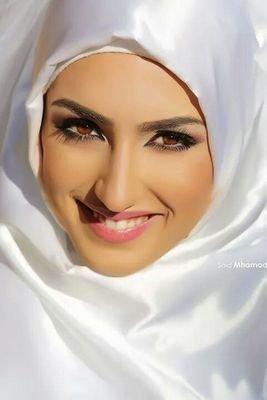 يؤسفني أننى كنت أرسم أحلامى لرجل أعمى .... اللهم أخرج ماتبقى منه فى قلبى كما أخرجه من حياتى