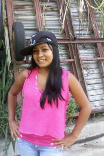 RecinosAlma's profile picture. 