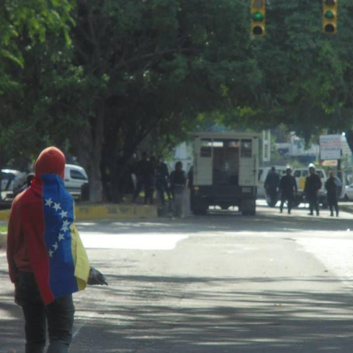 Esta guerra, es el camino a nuestra libertad y el futuro de VENEZUELA. 
¡RESISTENCIA! no se vale rendirnos.