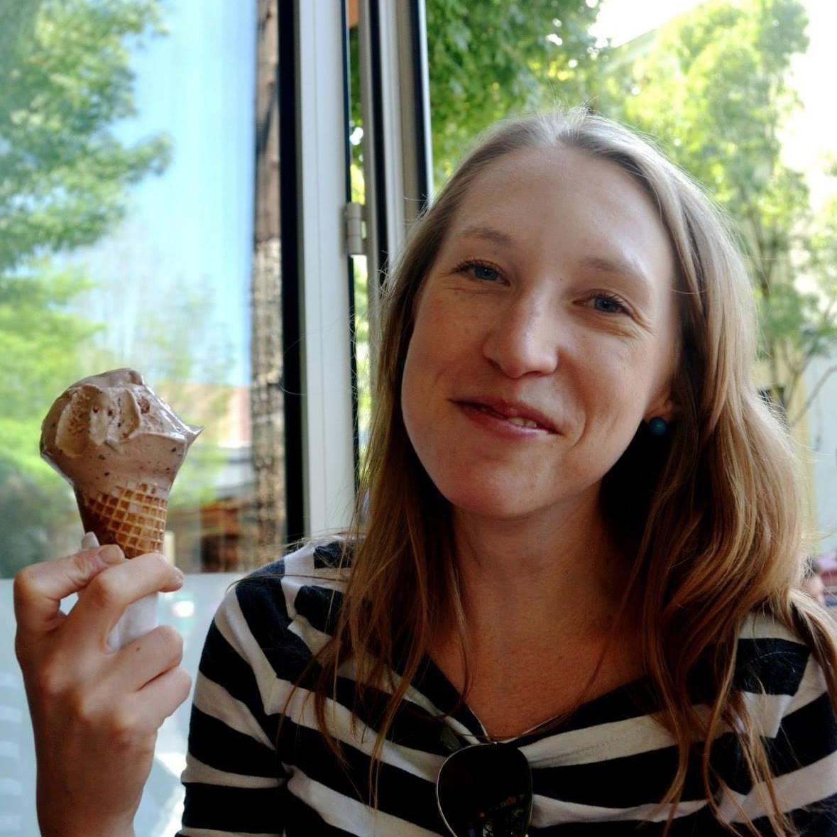 Food lover, blogger, world explorer, mom to Nori (kitten). When not cooking or trying new food, I can be found at any one of the many wineries out in Virginia.