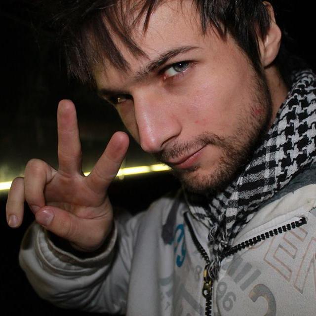 Nada es verdad, todo esta permitido. Al sujeto no se le oculta el universo, al universo se le oculta el sujeto. Workout & martial Arts (L). ASFH Singer.