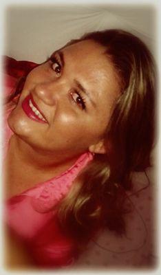 Uma pessoa simples que adora está com as amigas(os) e que morre de ciume da pessoa que ama...♥♥♥
               BY: Cyciinháh Leiiite