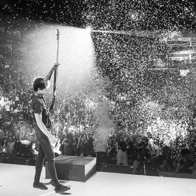 you make me happier than a 5sos song on loop.