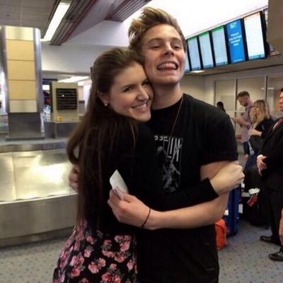 We give 100% confirmed 5sos flights to fans in dms. We will NEVER tweet out flight info. turn on notifications when 5sos is heading to you so you dont miss out!