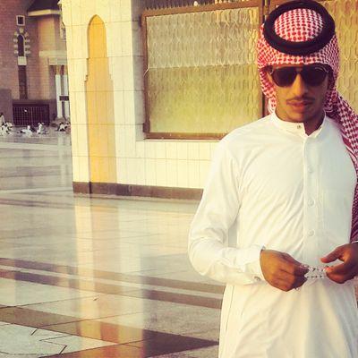 العز للنفس وأجب والحياء سنه وأنا يديني من الثنتين مليانه