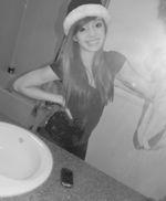 EvaInnah's profile picture. Just a normal girl. I can speak French and English fluently. I love my boyfriend! And music is my life