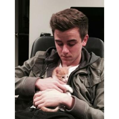 Free Follow! 
Go follow @o2lscanadagirls 
I always follow back!