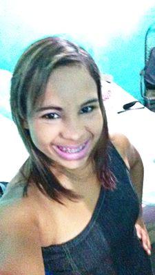 estudante de fisioterapia 23 aninhos, quero novas amizades,whatsaap chama-la 81 84647446