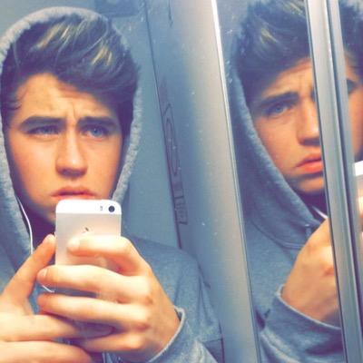 follow @regaldallas since i gave you a free follow it means alot thanks