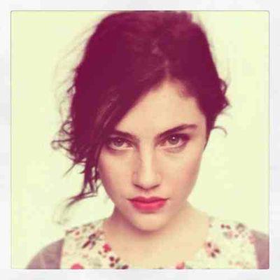 My name is Vienna, I am 20 years old. Currently in training to be a soldier, living with my little brother Shay. [RP] [Waterbender] [ATLA]