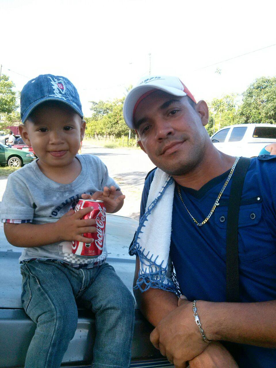 Soy Varon y me considero una persona sencilla, amigable me gusta la música y el deporte