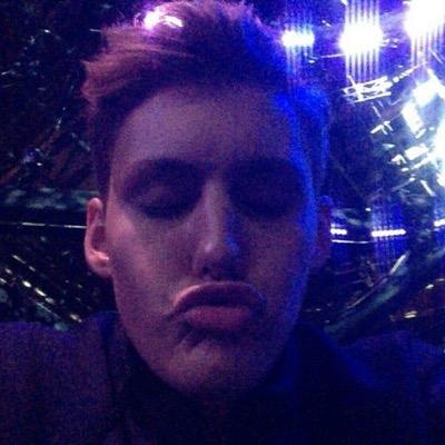we all know Ryan from The Voice! #TeamGwen