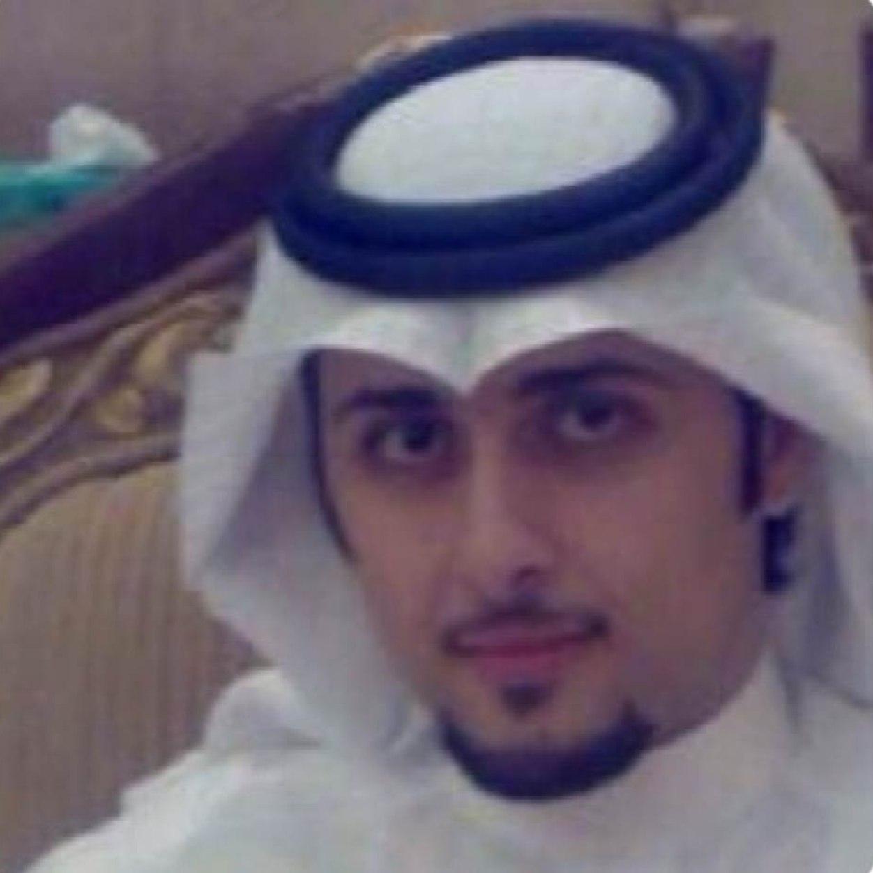 ماني من اللي ينحني بالسهوله .. لي هامه يخضع لها العز ويلين ..! حسابي في انستقرام أتشرف فيكم