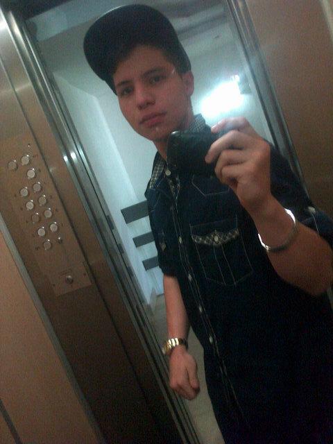 Yo quiero una mujer que este buena que me enamore♥_♥.