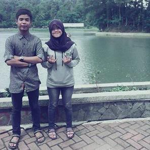 kimverrald's profile picture. Bahagia itu sederhana , cuma liat kamu tersenyum itu cukup ;)