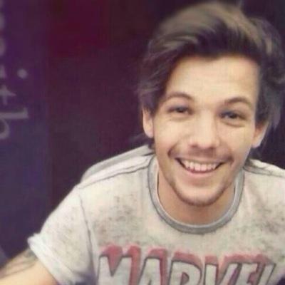 Free follow. Go follow @far_away_loux Retweets first two tweets for 6 free follows