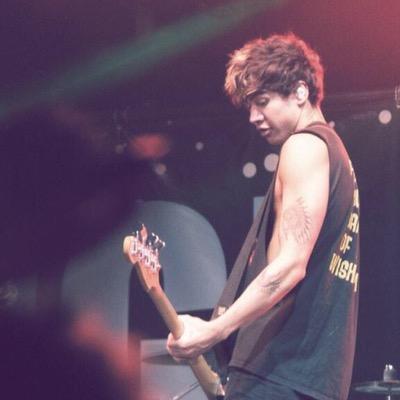 follow @vodkaluke and ask her for a dm to 5/4 :D