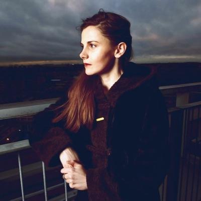 Molly Hooper, I work in the morgue...I do post-mortems...sometimes I help Sherlock...um... || #RP || #Sherlock || #Single