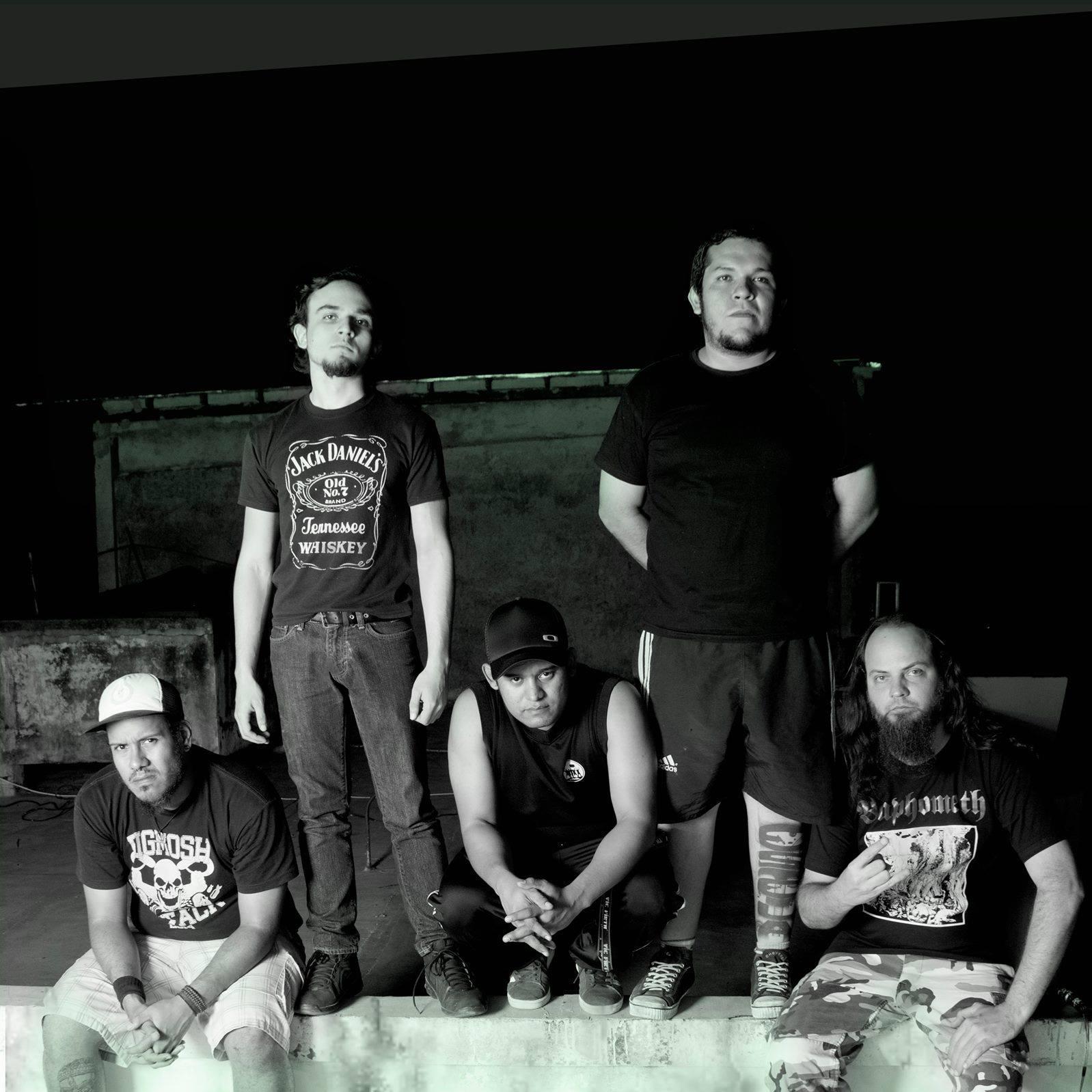 HienaBand's profile picture. Ve-09 DeathMetal-Franklyn Suárez(vocal),Marco Pratolongo(guitar),Trino Esteila(bass),Ezlen Ramos(drums),Miguel Yendys(guitar) #InvolucionLP