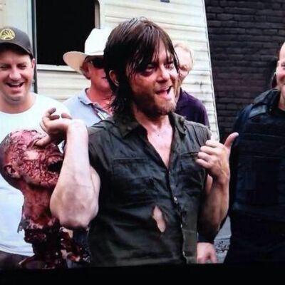 Love to sing, Working With My Horses, And Most Of All I Love The Walking Dead!.