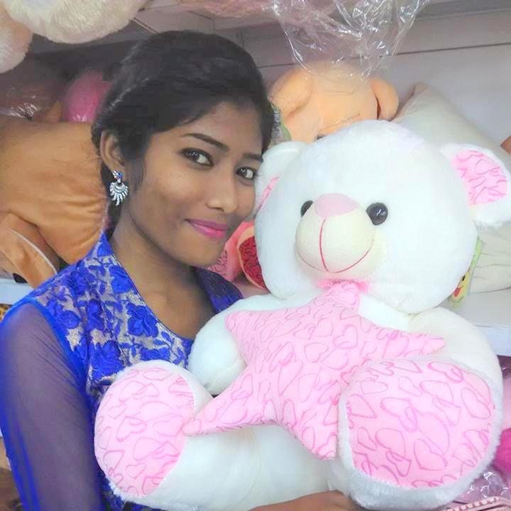 sanchitamyfm's profile picture. STUDENT 3
LOVE TALKING 
JIYO DIL SE!!