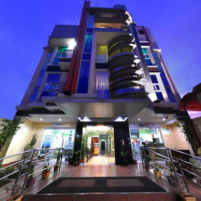 VoyagersPalace's profile picture. 