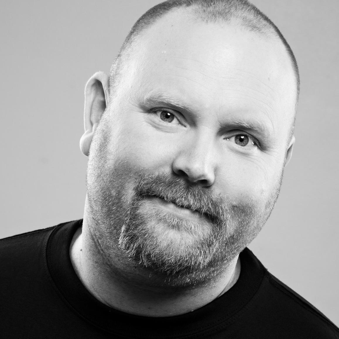 Jobber i Agder fylkeskommune med å lage nettskole.