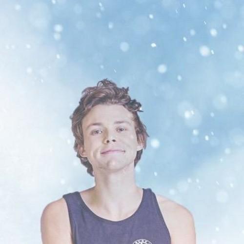Follow @5sosupdateww_ for 5sos updates