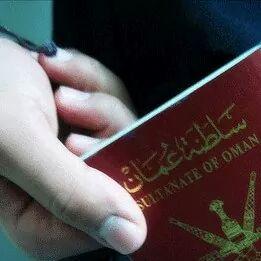 لو المشاعر ماتجي غير بالصوت 
ناديت لك بالصوت زايد حنينـي 

بس المحبه شي اكبر من الصوت
والشــوق اكـبر من كـتابة يدينـي🌹 💞