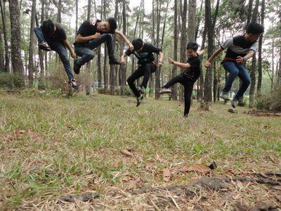 Alternative Rock! @bass_sbs @mhmmdalfarizi @yunusIPutra @bekbek @arif_kmc | CP:7F855E9A or 08961437032 check song http://t.co/mhbhZI2pH2