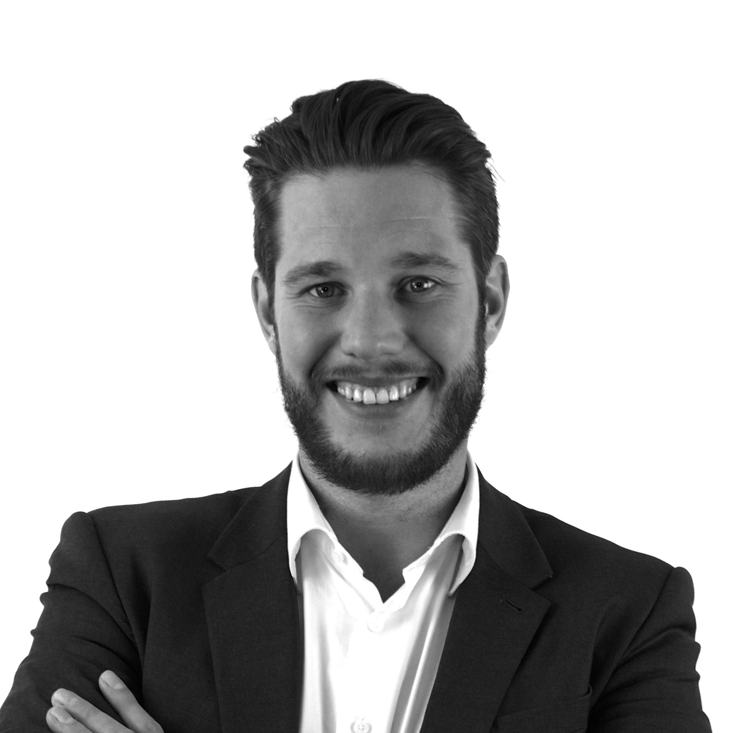 Recruitment consultant @ITMediair waar ik .NET Developers en bedrijven bij elkaar breng. 
T: 085 003 0112 
E: pieter@itmediair.nl  
W: http://t.co/XPUWVTINIS