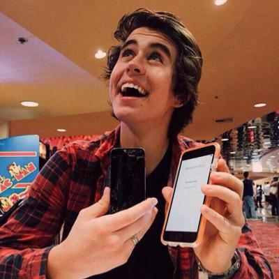 te dei um follow gratis, ent siga a @fodamatthew que eu sdv la