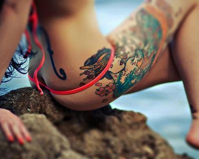 Chicas guapas con tatuajes, nada más. No hago spam. En facebook también