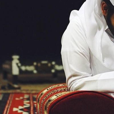 ''وان اصبحت تحت التراب احتاج ل الدعاء..
