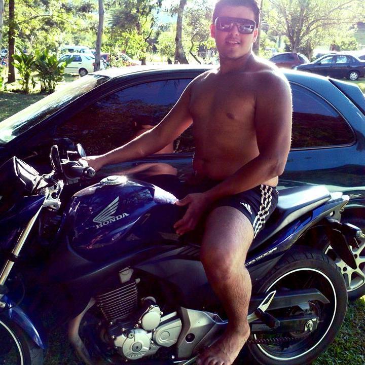 Pedro henrique 
19 Anos RS-Santa maria
https://t.co/7L2oSfwGZF
http://t.co/NHVAitU03I