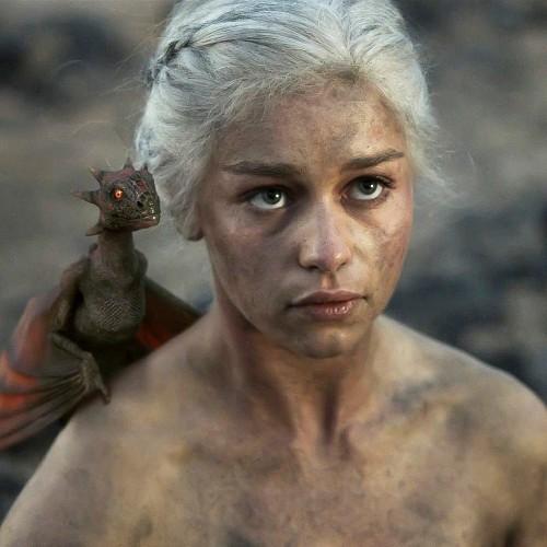 Reine Kidagakash Nedakh de la cité perdue d'Atlantide. Mais tu peux m'appeler Kida. Ah oui, et j'ai des dragons.