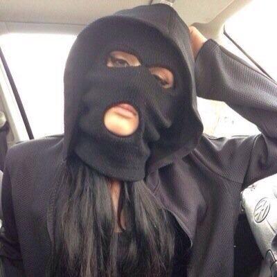 ‏انسانه بداخلها امرأة عظيمة بس مغمي عليها هالفتره ‏