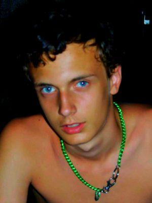 quel biographie tu veut j'ai rien branlé dma vie
