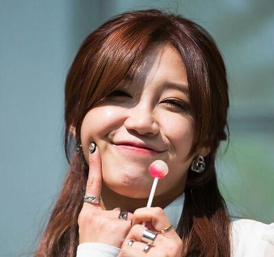 CMNEUNJI_'s profile picture. เอพิ้งค์ จีจองเองค่ะ | เอพิ้งค์ของแพนด้า | #93line #justbotnotreal #CARMINISFAM