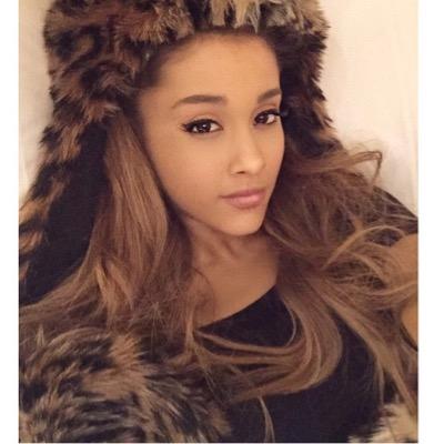 Hallo vielleicht kennt ihr mich ja schon von Instagram.Ich bin eine deutsche fanpage von @arianagrande . Ich heiße auf Instagram ariana_grande_deutsche_fanpage