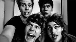 5sos e sleeping with sirens é vida