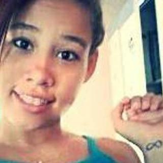 Eu sou apenas uma menina que sonha encontra o príncipe encantado.