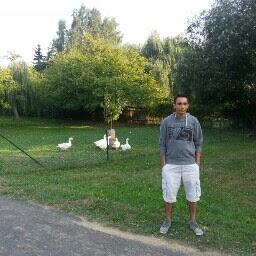 davinde77199212's profile picture. 