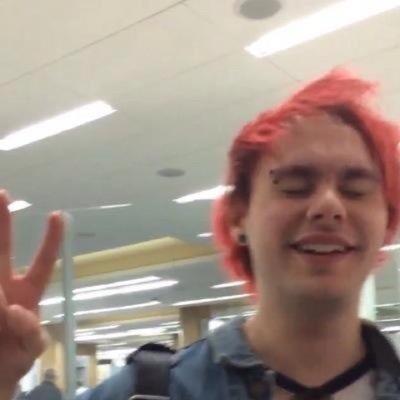 I HAD TO DELETE MY ACC WITH 21K SO PLEASE FOLLOW MY NEW ACC FOR A FB, DM TO 2/4 AND FREE FOLLOWS !! @emoloserirh
