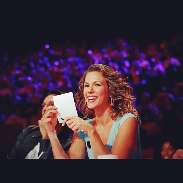 Membre de la #LorieFamily depuis 2001, et j'en suis fière. @LorieOfficiel bien plus qu'une femme, mon idole. ♥ // #Lovatic