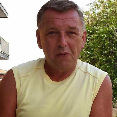 barbadosmmm's profile picture. Jsem truhlář a je mi 63 let. Nesnáším stbáky a příbalové letáky.