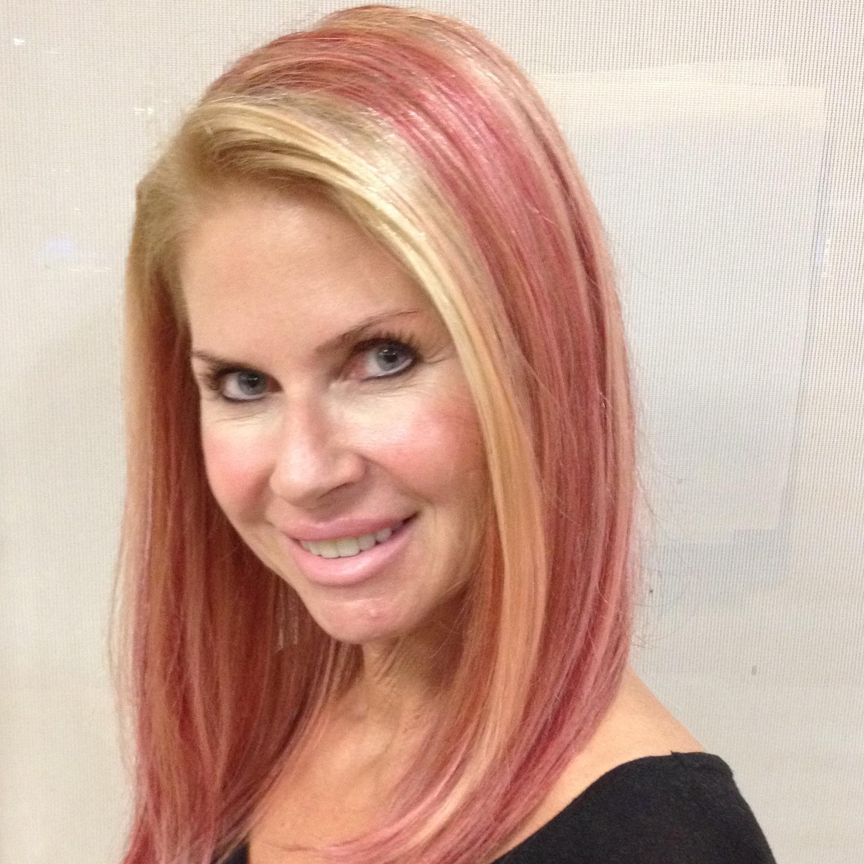 Jesus Lovin' Nerd, #SEO, #SanDiegoWebDesigner, #WordPress Connoisseur, Entrepreneur, Mom, Domestic Violence Advocate, Artist.