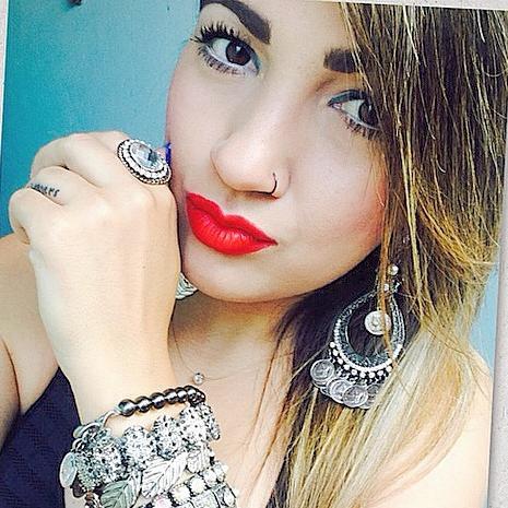 Estamos tão longe e ao mesmo tempo tão perto, nunca vi nada mais lindo do que o seu sorriso. Princesa eu te amo.
Since: 20/07/14. ∞