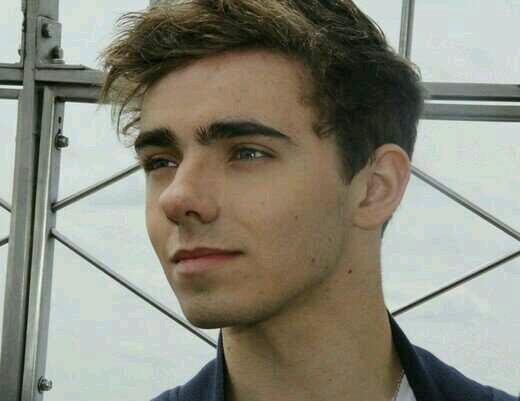 I'm a member of #TheWanted Family, I like Boybands like BSB and NKOTB and I like dragons.