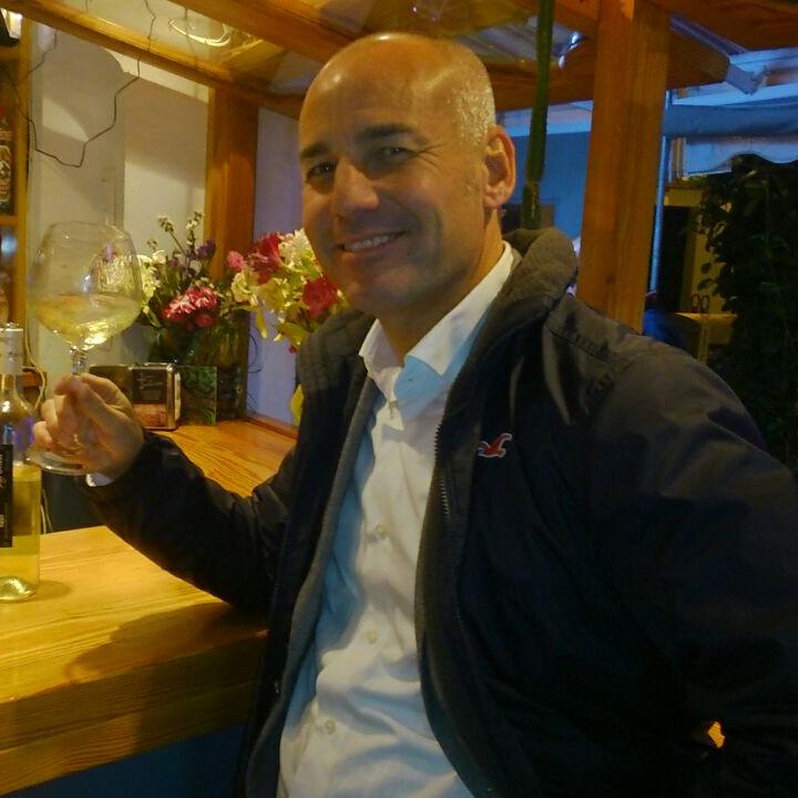 David V Bollinger